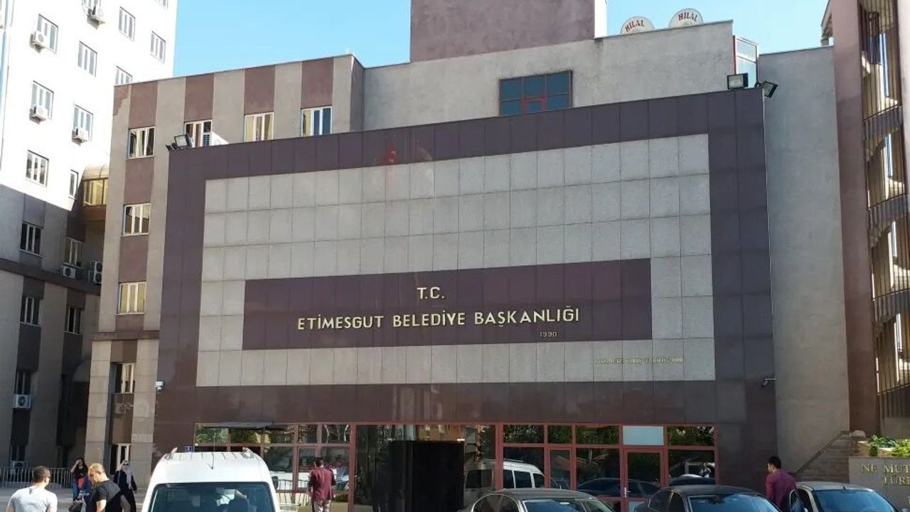 Etimesgut’ta başkan