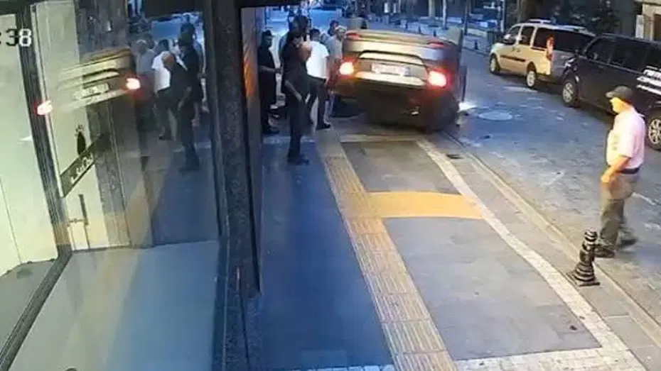 İnönü Caddesi