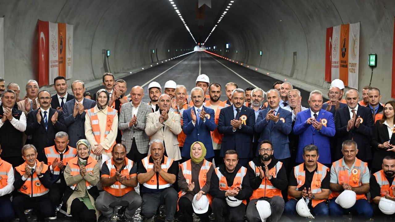 Çamlıhemşin Tünelli Geçişi
